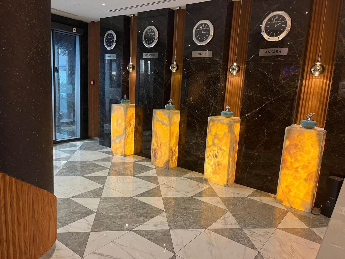 Theatrum Hotel Baku Exterior photo The lobby of the hotel