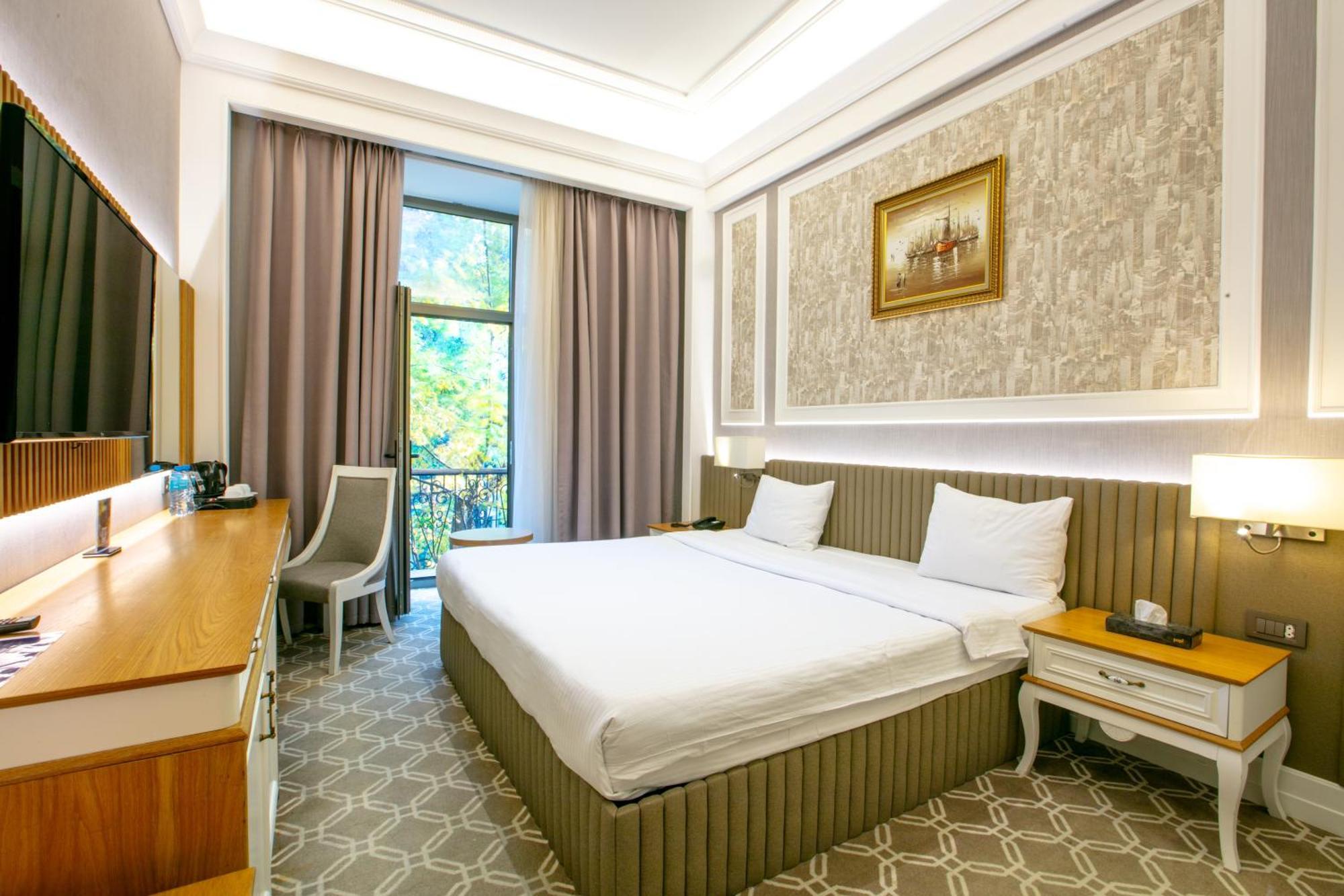 Theatrum Hotel Baku Exterior photo