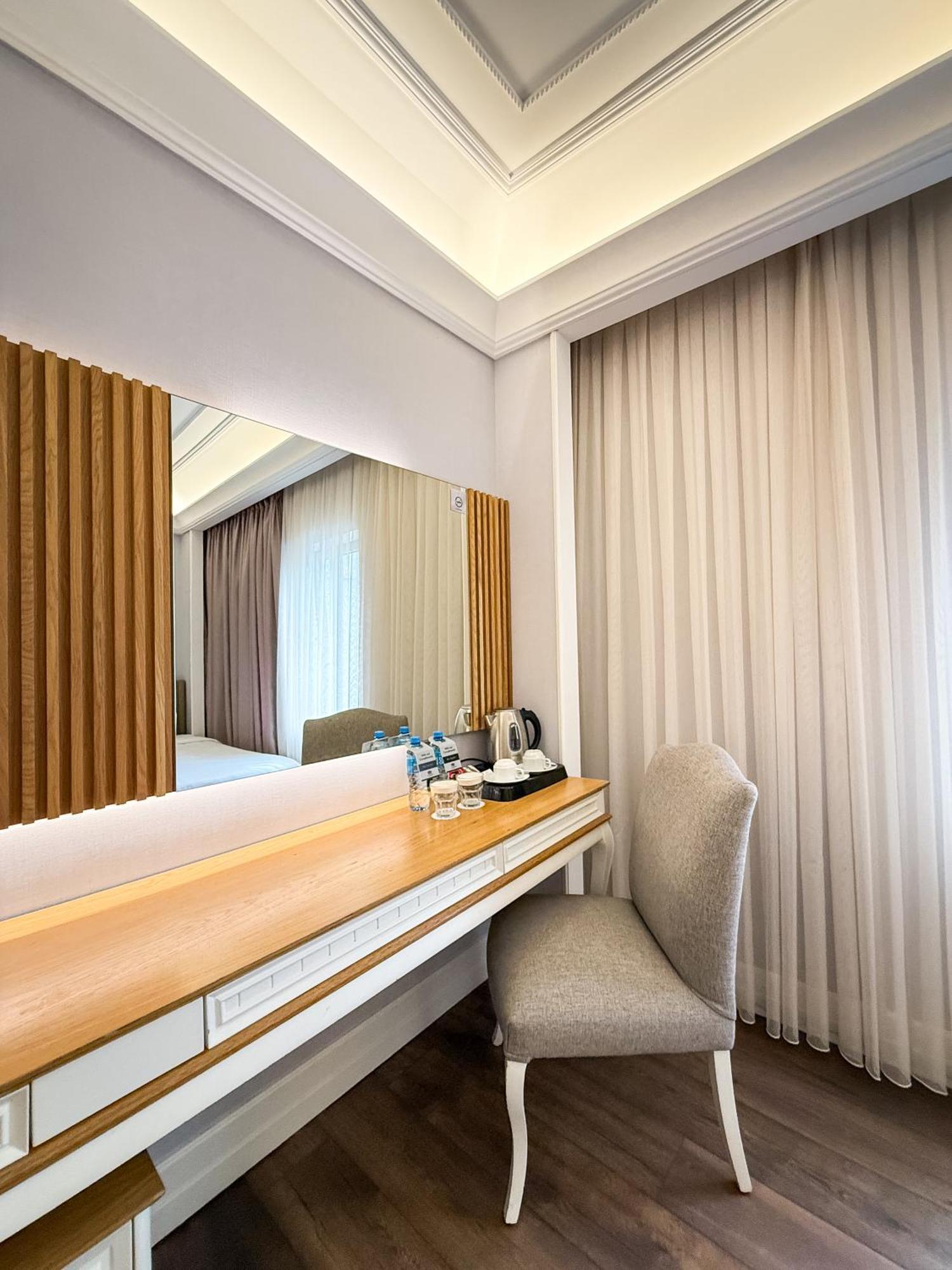 Theatrum Hotel Baku Exterior photo
