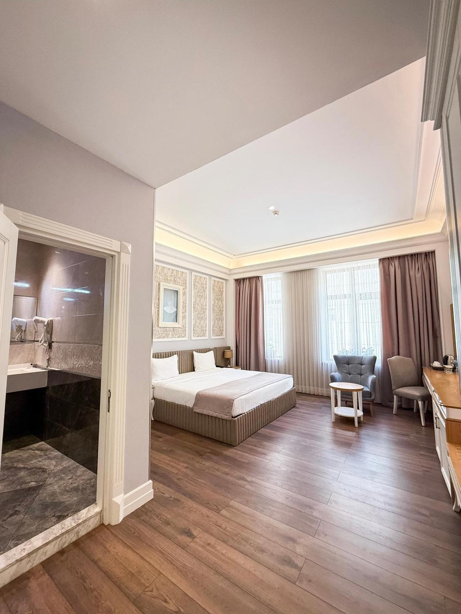 Theatrum Hotel Baku Exterior photo