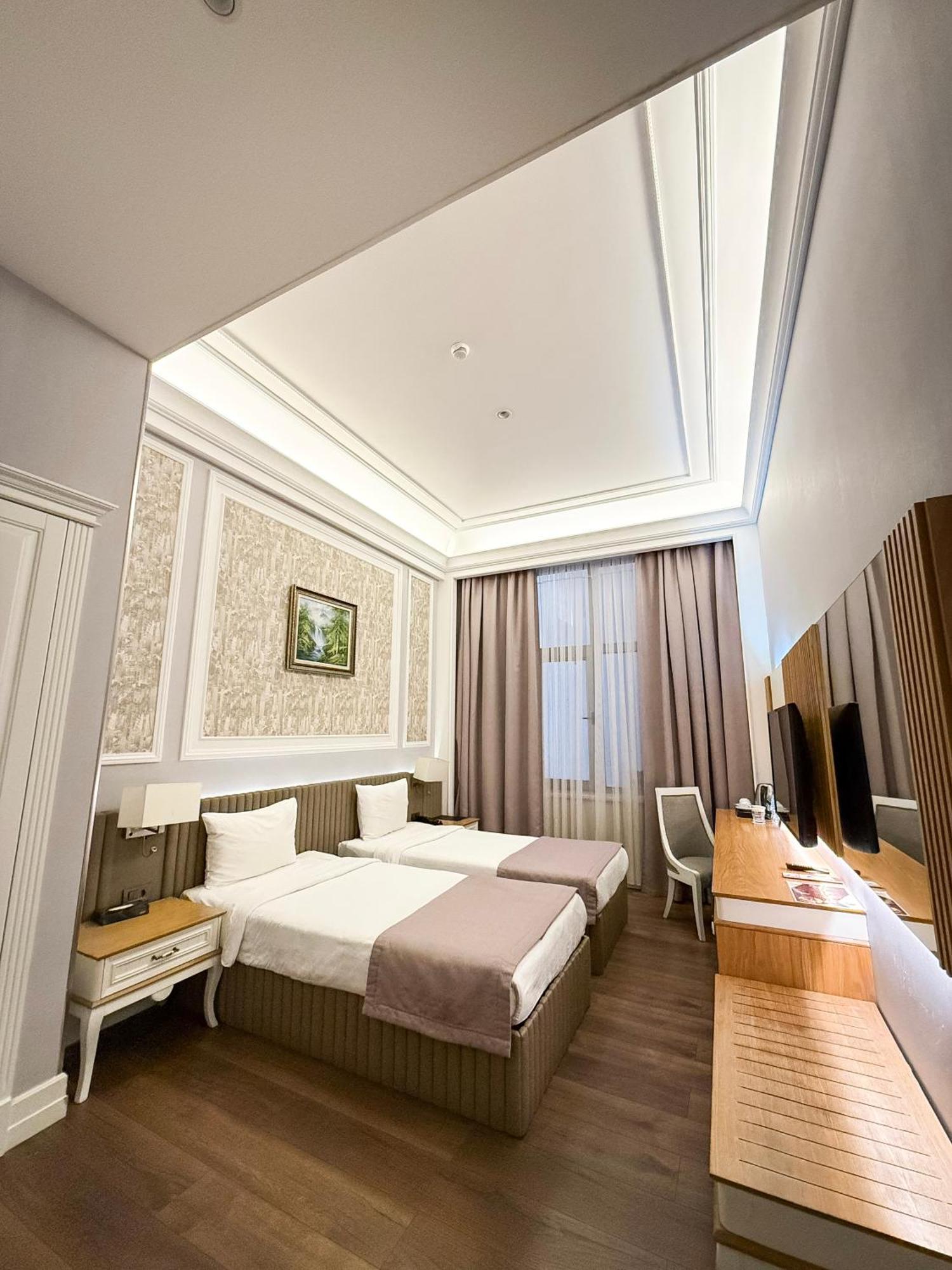 Theatrum Hotel Baku Exterior photo